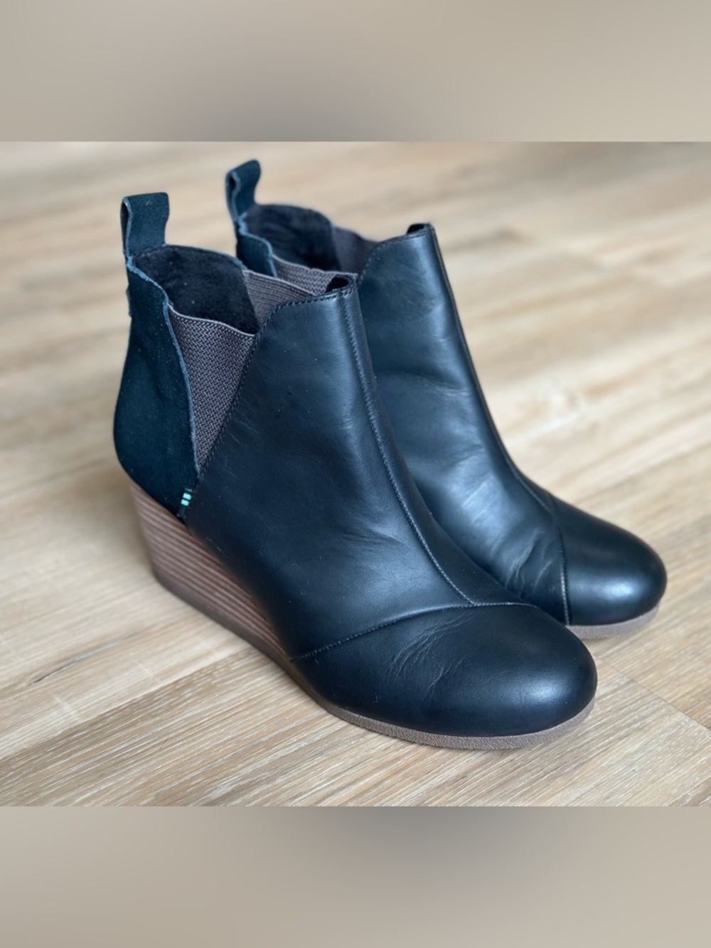 TOMS Women's Kelsey Wedge Booties